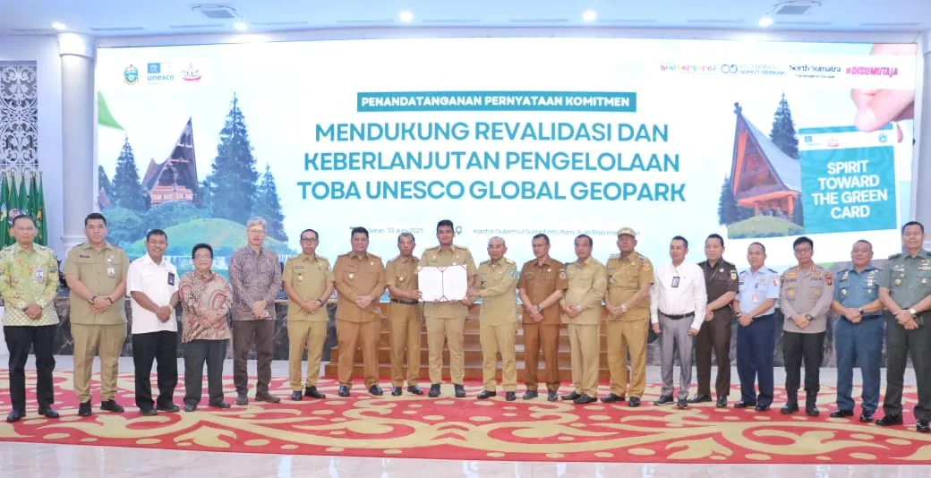 *Bupati Simalungun Tandatangani Komitmen Dukung Revalidasi Toba UNESCO Geopark Global*