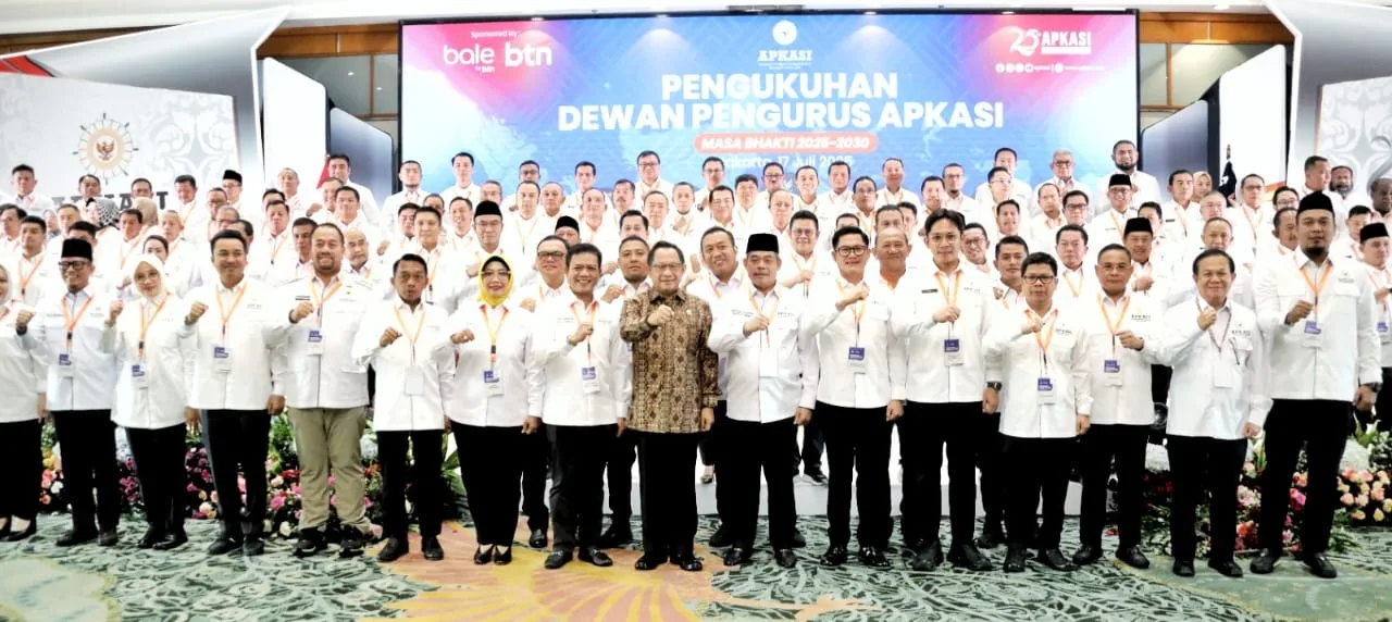 *Bupati Simalungun Dr. H. Anton Achmad Saragih Dikukuhkan Mendagri sebagai Unsur Pimpinan Apkasi Periode 2025–2030*