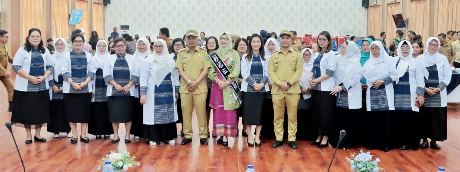 *Bupati Simalungun Kukuhkan Ny Darmawati Anton Achmad Saragih Sebagai Bunda PAUD*