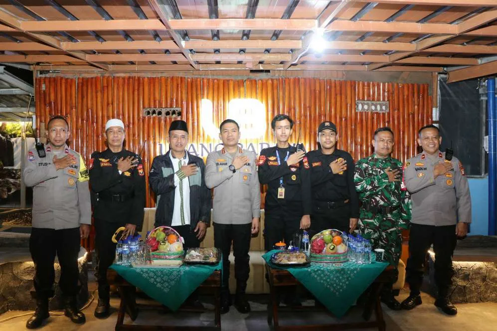 Ngopi Kamtibmas, Kapolres Ajak Warga Pabuaran Bersinergis