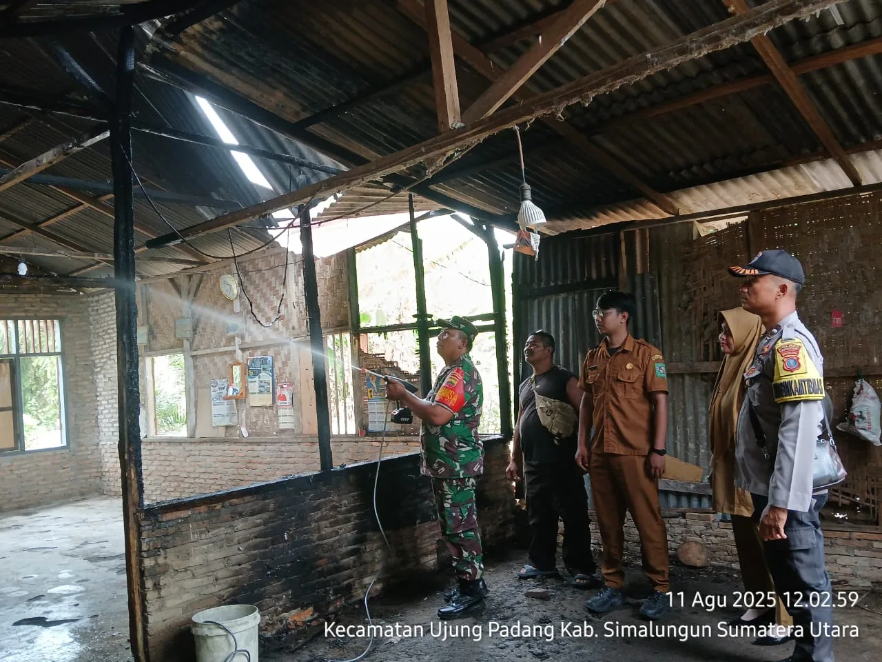 Polsek Bosar Maligas Polres Simalungun Tanggap Cepat Atasi Kebakaran Rumah, Kerugian Rp 5 Juta