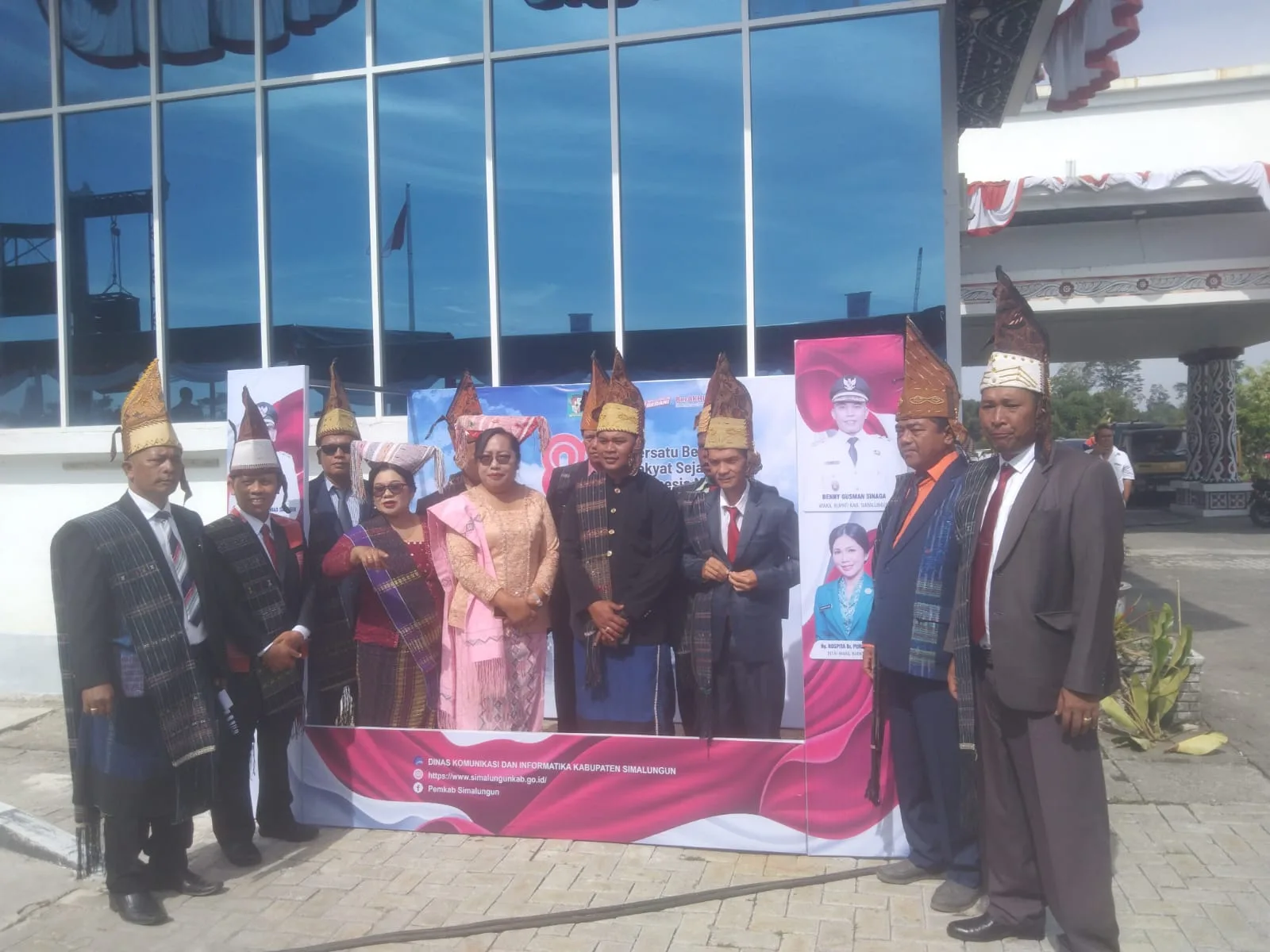 Pangulu Sekecamatan Raya Bersama Istri Menghadiri Dirgahayu RI ke-80 Di Kabupaten Simalungun