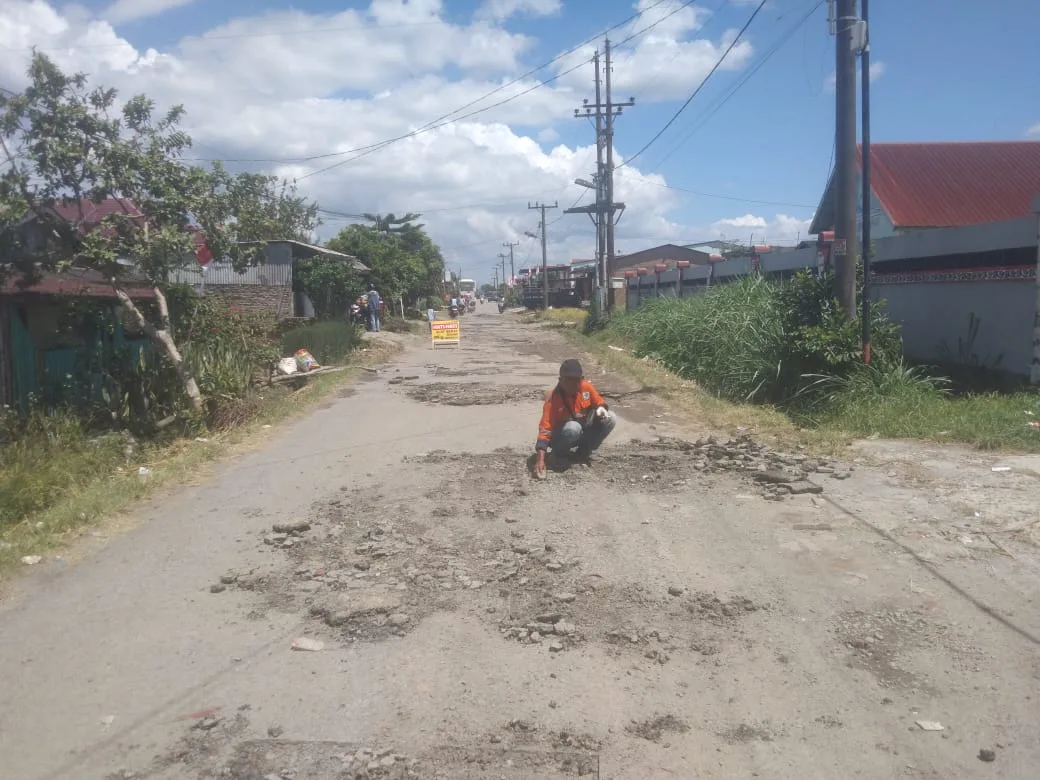 Penyisipan Jalan di Kabupaten Simalungun oleh PT Karya Murni