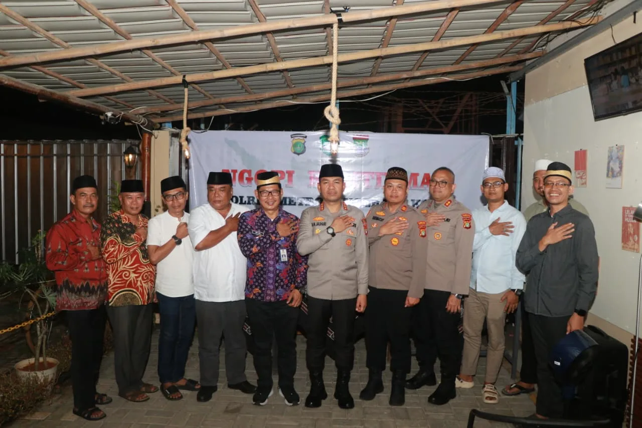 Ngopi Kamtibmas, Kapolres Metro Tangerang Kota Ajak Warga Pakuhaji Jaga Kondusifitas