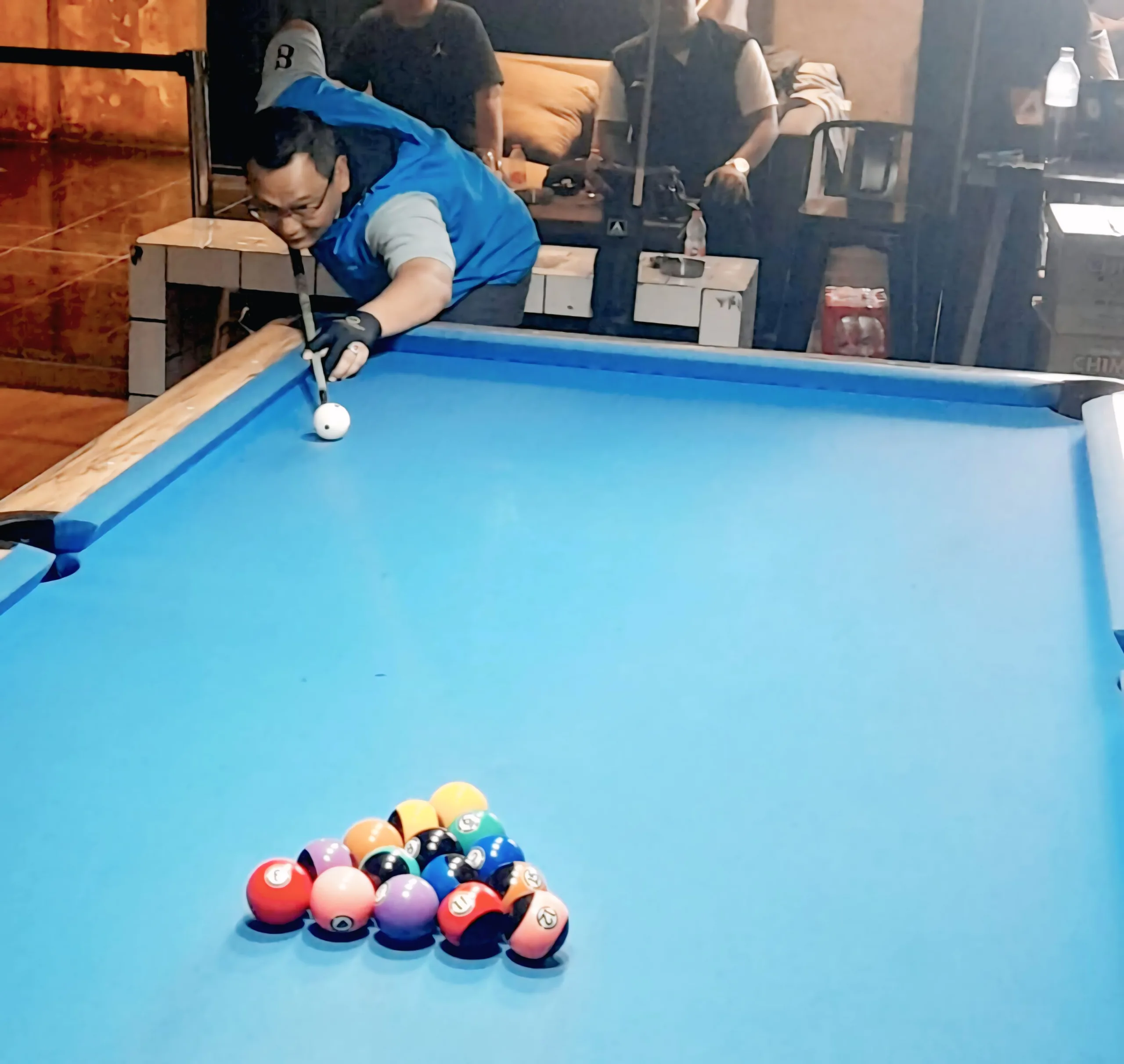 Seru Ketua Komisi B dan Ketua Koni Adu Skill di Meja Billiar