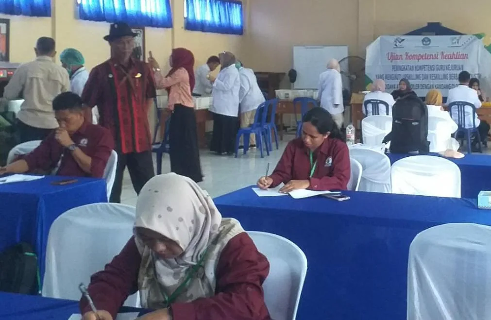 Peningkatan Kompetensi Keahlian Guru Berbasis Dunia Usaha di SMK Nurul Huda