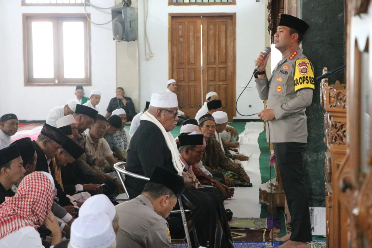 Kapolres Metro Tangerang Kota Laksanakan Jumat Keliling di Masjid Agung Al-Ikhlas Ciledug