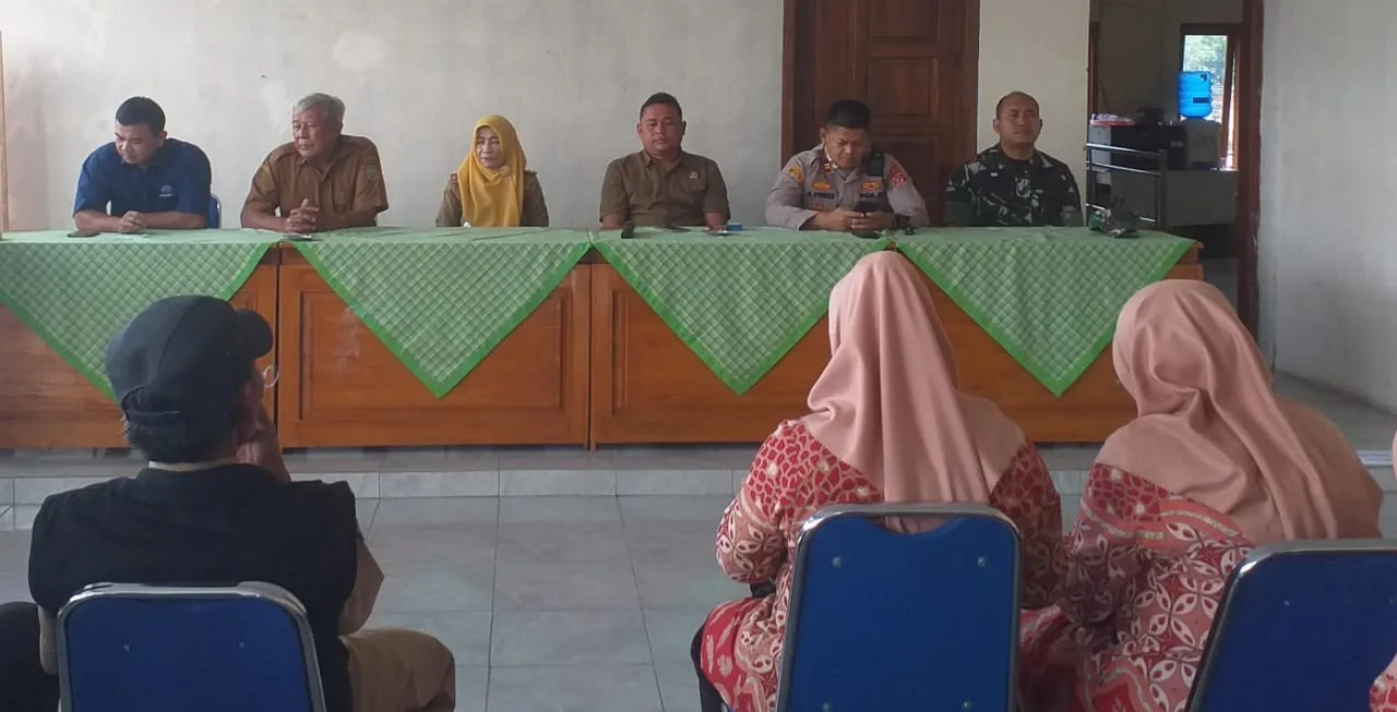 Anggota DPRD Ciamis Erwin Rahayu D Kusumah Bantu Iuran Sampah