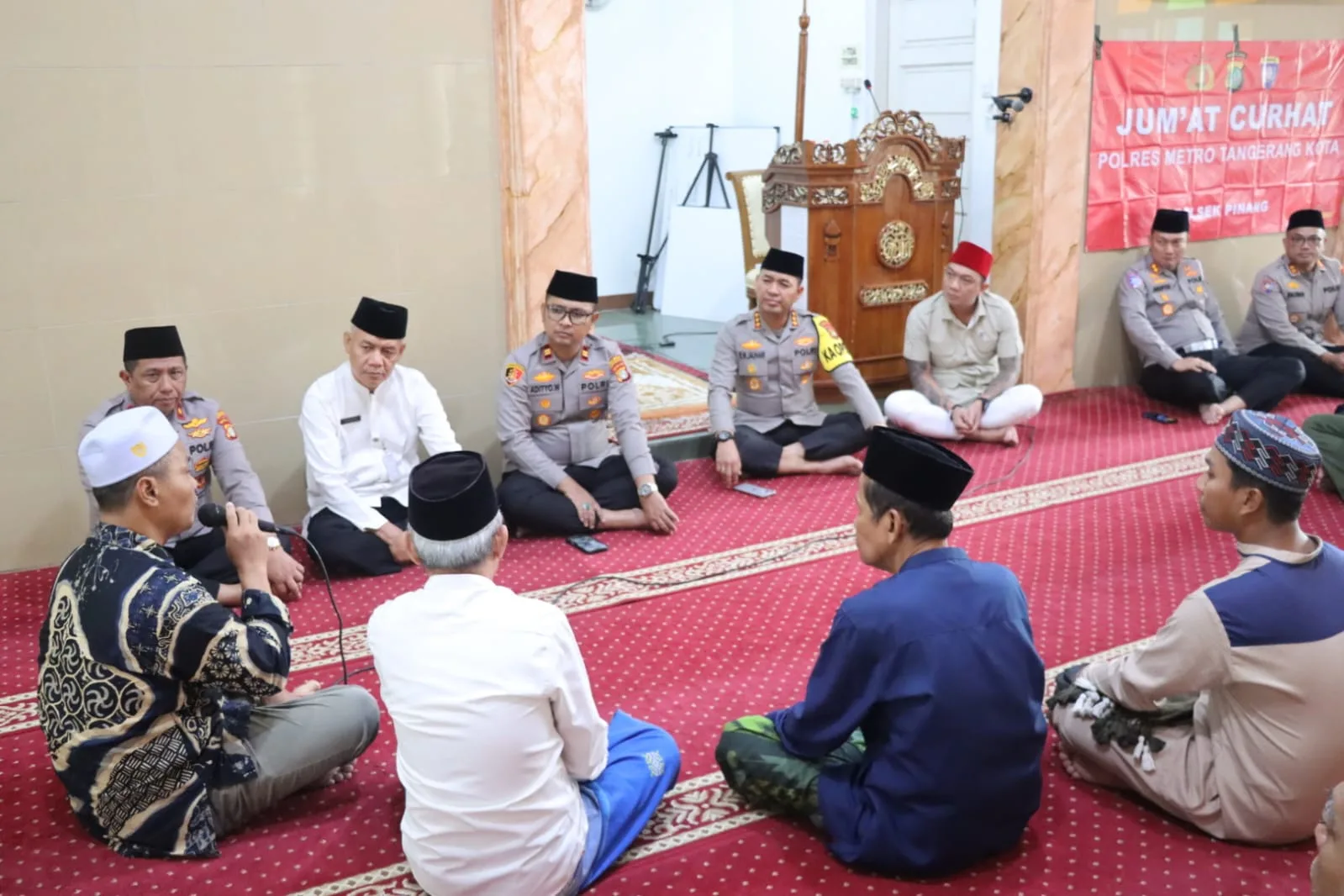Dialog Hangat di Masjid Al Muhajirin, Polisi Terima Keluhan Warga Soal Keamanan Lingkungan