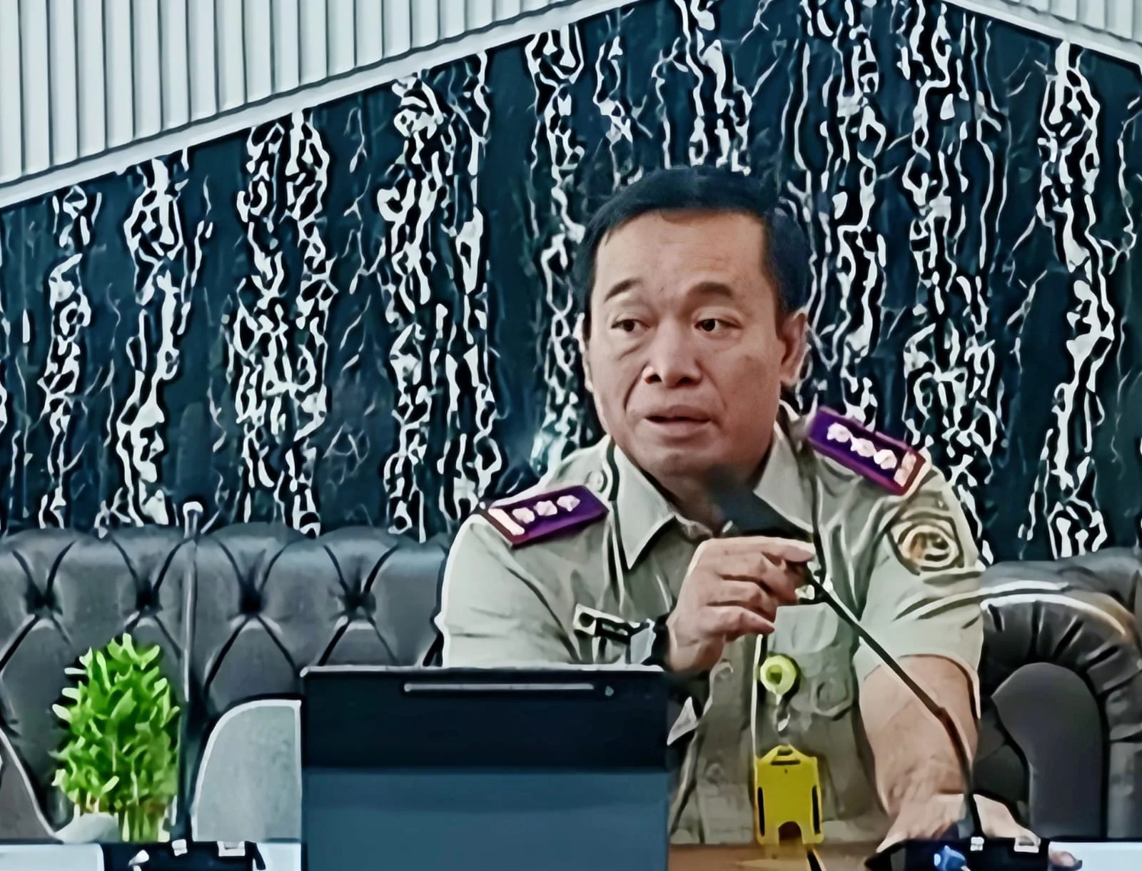 Kakan Depok Berhasil Selesaikan Berkas Yang Menumpuk, Hingga Rapihkan Lingkungan Masjid