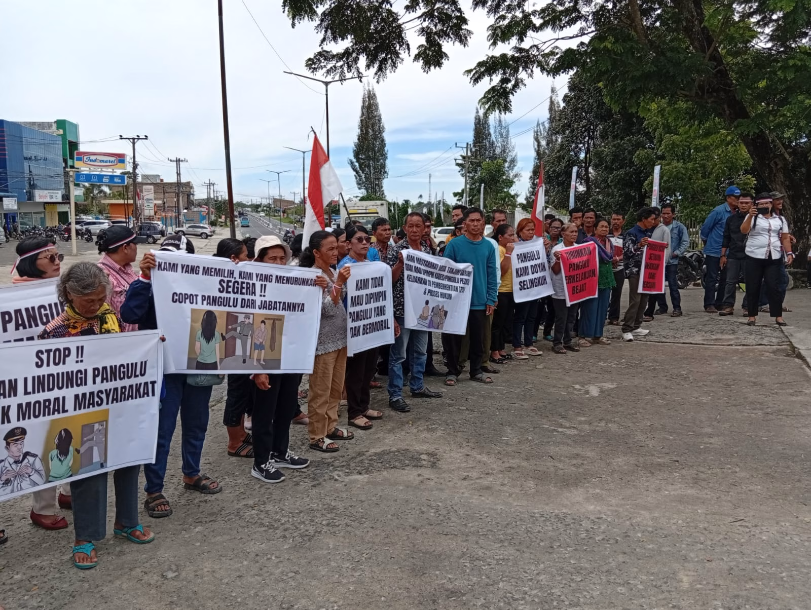 Masyarakat Tanjung Saribu Gelar Aksi, Diminta Kepada Bupati untuk Memakzulkan Pangulu Asusila
