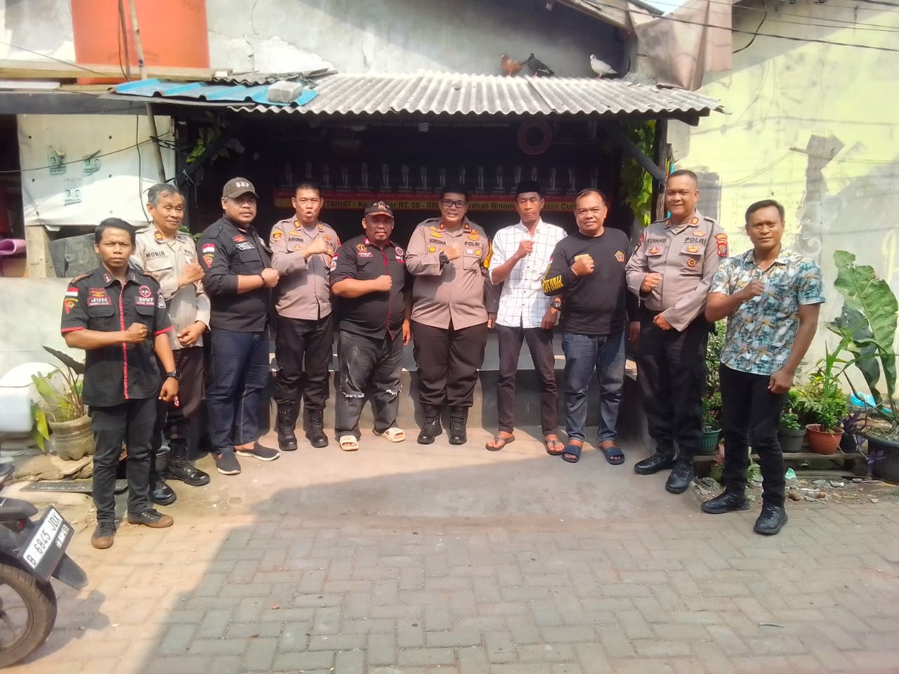 Sambangi Sekretariat Ormas PAC PPBNI Kecamatan Curug: Polsek Curug Gelar Silaturahmi Humanis