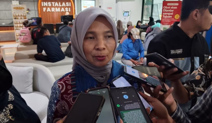 Dirut RSUD Asa Kota Depok Enny Ekasari tengah memberikan keterangan pers kepada awak media(dok.yopi)