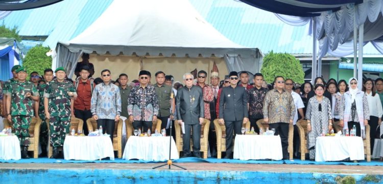 Pemkab Simalungun Terima Simbol Pahlawan Nasional dari Ahli Waris
