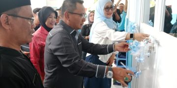 Ketua Komisi B Hamzah Saat Meresmikan SPPG di Kelurahan Cimpaeun