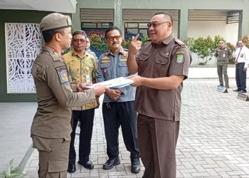 Dua Anggota Satpol PP Kota Tangerang Juarai IBCA dan MMA di Bandung
