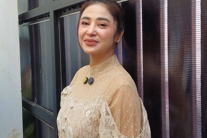 Dewi Perssik Jadwal Ulang Palaporan Pelaku Hoax di Medsos