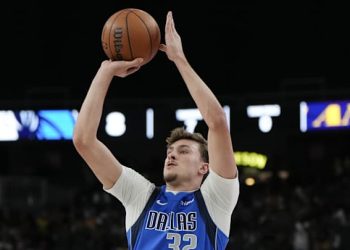 Rookie Mavericks Cooper Flagg lampaui rekor Lebron NBA 2025