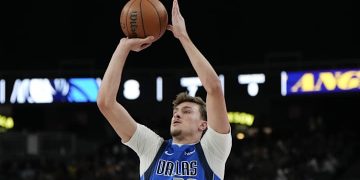 Rookie Mavericks Cooper Flagg lampaui rekor Lebron NBA 2025