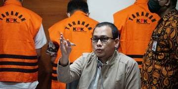 KPK umumkan dan tahan tersangka ke-18 dan ke-19 kasus DJKA Kemenhub