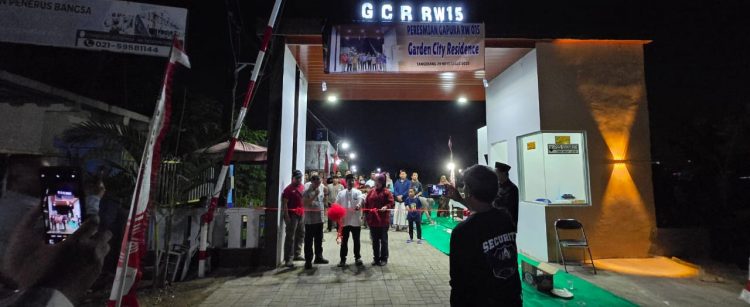 Ketua Dewan Komisi III Kota Tangerang Sumarti Resmikan Pembangunan Gapura Pintu Masuk Garden City Residence Periuk