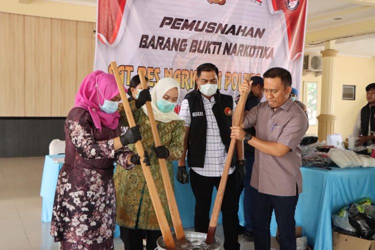 Polres Rokan Hilir Musnah kan  Barang Haram Sebanyak 79,98kg sabu