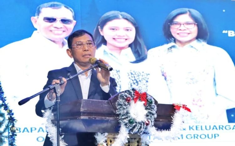 Bupati Simalungun Hadiri Perayaan Natal Bersama Universitas Efarina: Berjalan Bersama Dalam Belarasa, Menggendong Beban Sesama