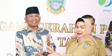 Bupati Simalungun Terima Penghargaan Paritrana Award 2025: Wujud Komitmen Dalam Memberikan Perlindungan Kepada Pekerja Rentan