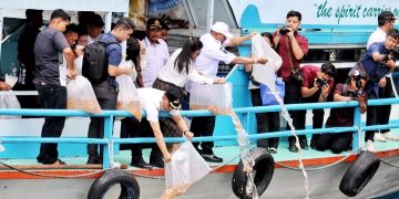 *Bantu Peningkatan Hasil Tangkapan Nelayan Tradisional, Pemkab Simalungun Gelar Kegiatan Restocking di Danau Toba*