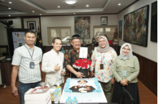 BRI BO Ciputat Berikan Apresiasi pada Hari Ulang Tahun Kalemdiklat Polri Komjen Pol. Prof. Dr. Chryshnanda Dwilaksana, M.Si
