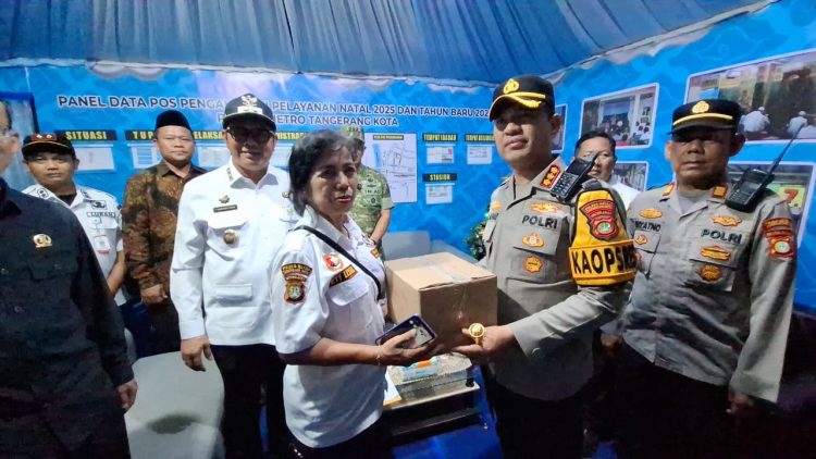 Kapolres Metro Tangerang Kota Tinjau Gereja dan Pos Pam Ops Lilin Jaya 2025