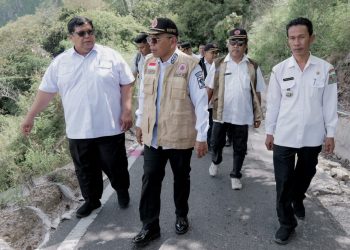 Bupati Simalungun Tinjau Jalan Longsor di Haranggaol: Gerak Cepat untuk Jalan Vital