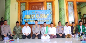 Jumat Curhat di Neglasari, Wakapolres Tangerang Kota Imbau Warga Waspada Curanmor dan Tawuran