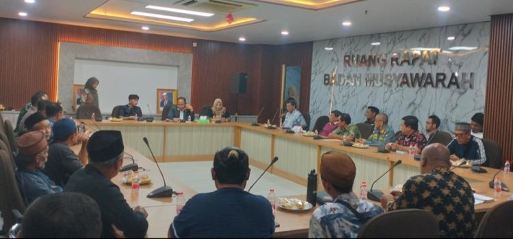 Komisi 1 DPRD Kota Tangerang Terima Audensi Dengan Warga Kampung Pabuaran