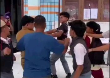 VIRAL Guru Dikeroyok Para Siswa Di Sekolah di Jambi