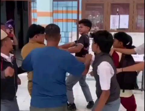 VIRAL Guru Dikeroyok Para Siswa Di Sekolah di Jambi