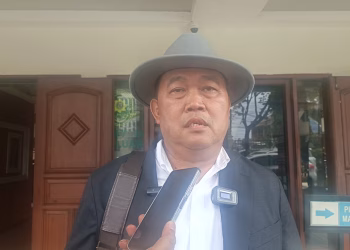 Sengkarut Sampah Tangsel: Boyamin Saiman Ungkap Dugaan Pungli Armada Pelat Merah dan Korupsi Berjemaah