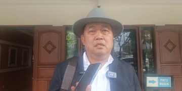 Sengkarut Sampah Tangsel: Boyamin Saiman Ungkap Dugaan Pungli Armada Pelat Merah dan Korupsi Berjemaah