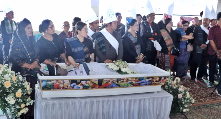 Bupati Simalungun Sampaikan Belasungkawa atas Wafatnya Pangulu Nagori Hinalang Kecamatan Purba