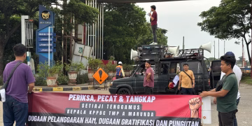 Massa KMHN Segel Kantor Bea Cukai Marunda, Desak Kepala Kantor Dicopot