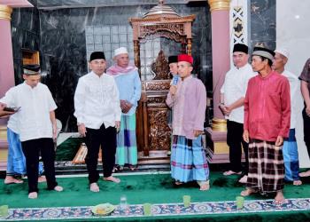 Silaturahmi dengan Masyarakat Nagori Limag dan Shalat Tarawih Bersama, Bupati Simalungun Ajak Masyarakat Perbaiki Diri
