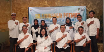 Ketua KBPP Polri Resort Metro Tangerang Kota Apresiasi Undangan Bukber Dan Potong Tumpeng HUT KBPP Polri ke-23