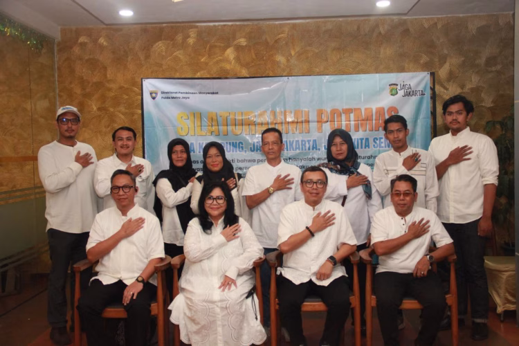 Ketua KBPP Polri Resort Metro Tangerang Kota Apresiasi Undangan Bukber Dan Potong Tumpeng HUT KBPP Polri ke-23