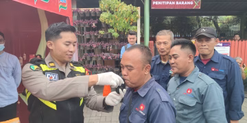 Polisi Periksa Kesehatan Driver dan Pemudik, Hasilnya Layak Jalan
