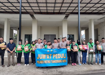 Polrestro Tangerang Kota Rangkul Ojol Lewat Jumat Curhat, 50 Paket Sembako Dibagikan