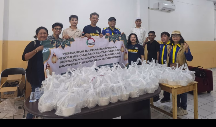 PEWARNA Banten Berbagi Takjil, Wujud Kepedulian dan Toleransi di Bulan Ramadan