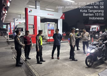 Isu Kenaikan BBM Memanas, Polres Metro Tangerang Kota Turun Jaga SPBU