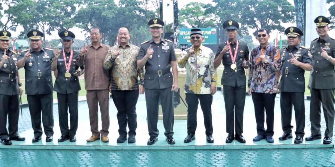 Bupati Simalungun Bersama Forkopimda Hadiri Penutupan Dikmaba Inf. AD Gel. I TA 2026