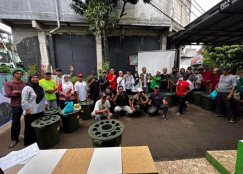 Dari Ember Jadi Ketahanan Pangan, UPER Ajak Warga Depok Lawan Ancaman Krisis Ekonomi