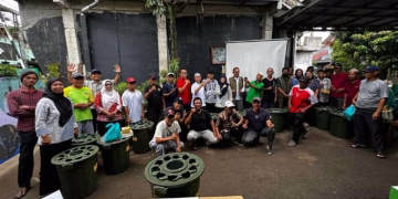 Dari Ember Jadi Ketahanan Pangan, UPER Ajak Warga Depok Lawan Ancaman Krisis Ekonomi